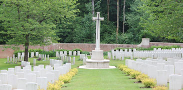 A Guide’s Guide to the Somme: Aveluy Wood Cemetery