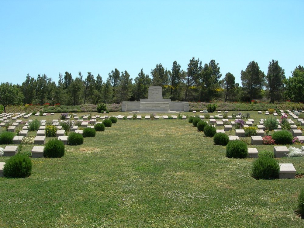 Hill 10 Cemetery